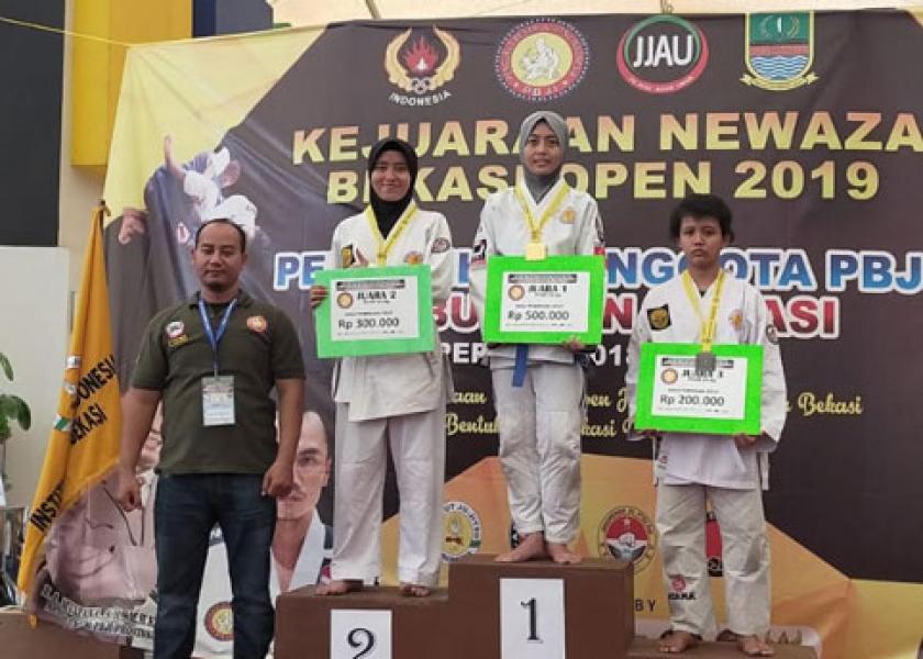 Personel Bakamla RI Raih Medali Emas Kejuaraan Ju-Jitsu Newaza Bekasi Open 2019