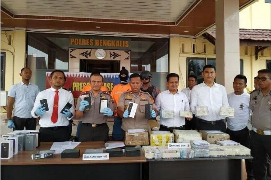 Ratusan Ponsel Selundupan Asal Batam Diamankan Polres Bengkalis
