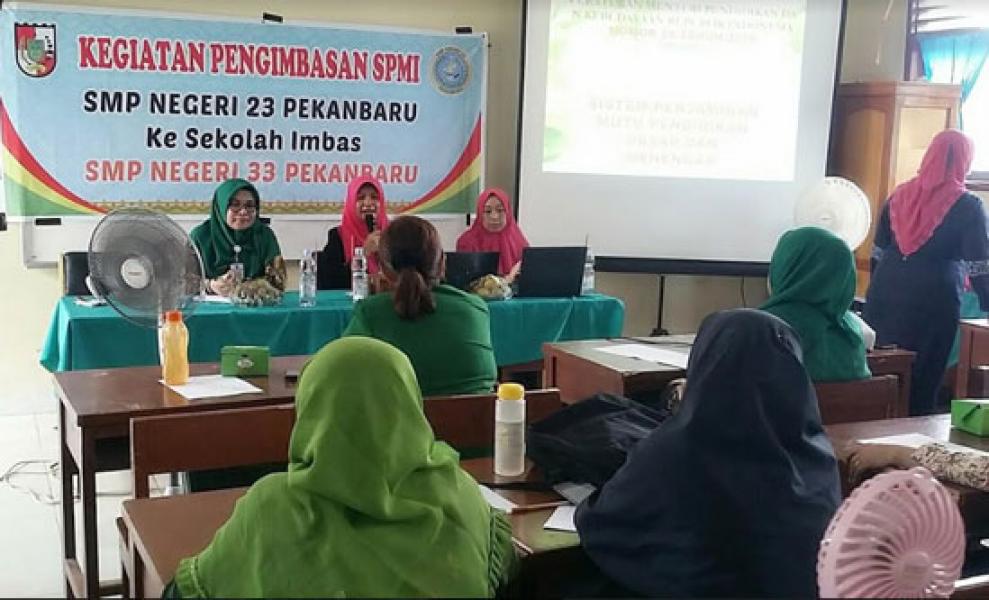 SMPN 33 Pekanbaru Dapat Sosialisasi Pengimbasan SPMI dari Sekolah Induk