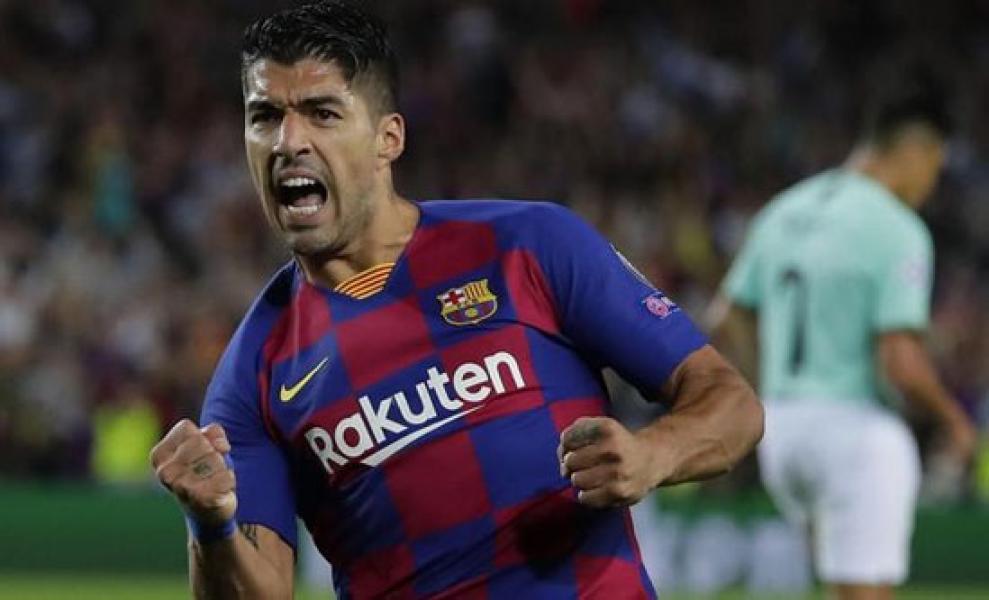 Suarez Tak Marah Barcelona Cari Striker Baru