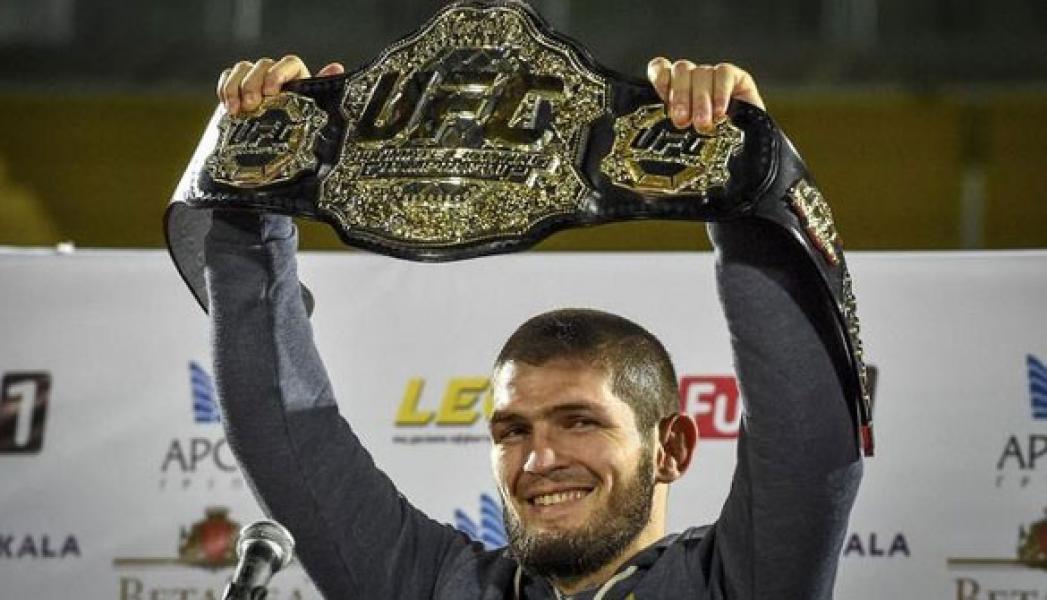 Tolak Bawa Bendera Rusia di UFC, Khabib Ejek McGregor