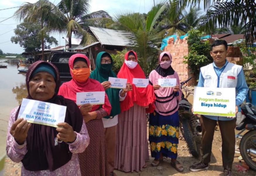 11 Lansia Dhuafa Riau Terima Bantuan Biaya Hidup