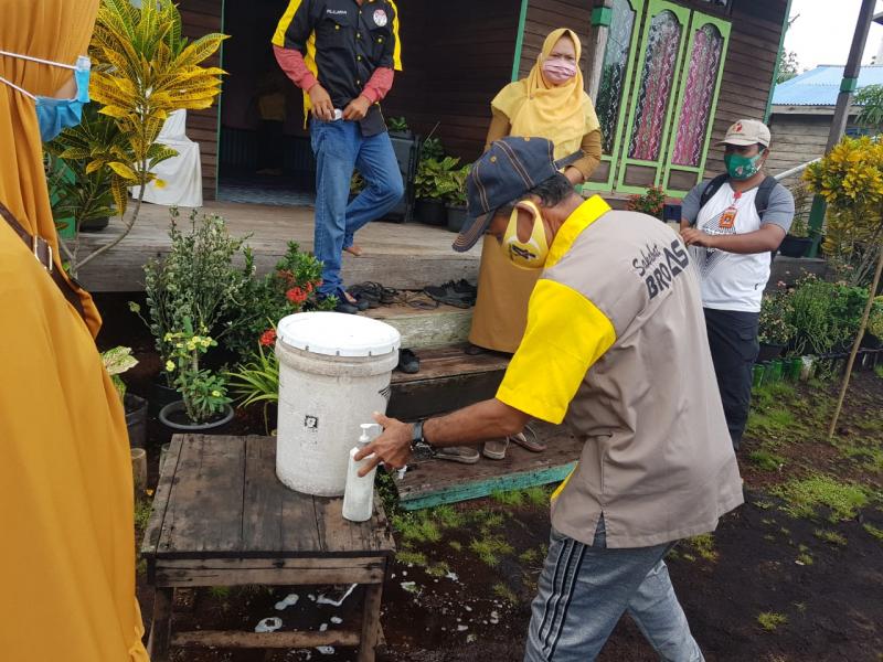 Bhabinkamtibmas Polsek Teluk Meranti Periksa Kesiapan Prokes Dilokasi Kampanye