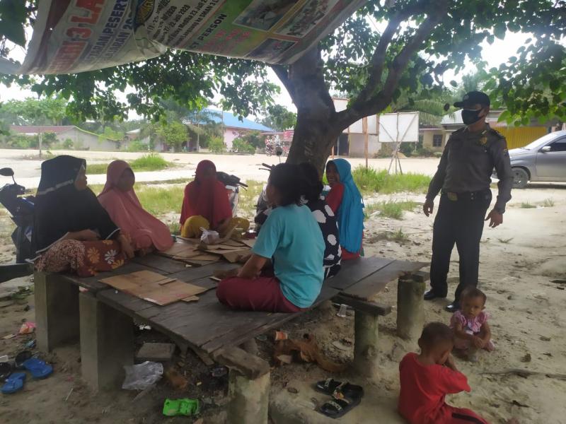 Cegah Kriminal dan Covid-19, Polsek Langgam Gencarkan Patroli dan Sosialisasi