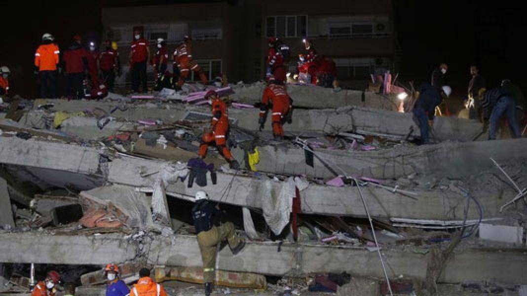 Gempa Turki & Tsunami: 39 Orang Tewas, 800 Lebih Luka-Luka