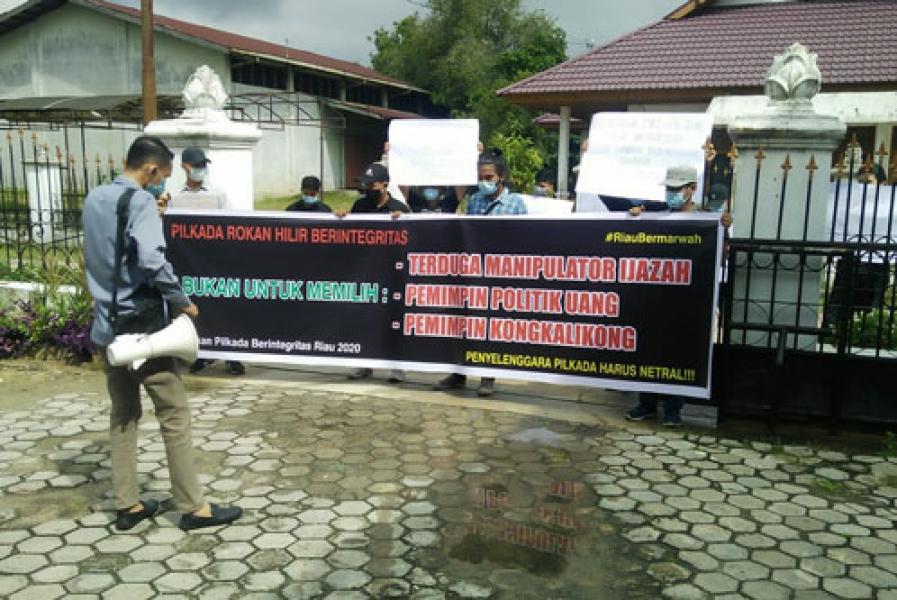 Ijazah Asri Auzar dan Afrijal Diduga Bermasalah, Gerakan Pilkada Berintegritas Gelar Aksi Damai ke Bawaslu Riau