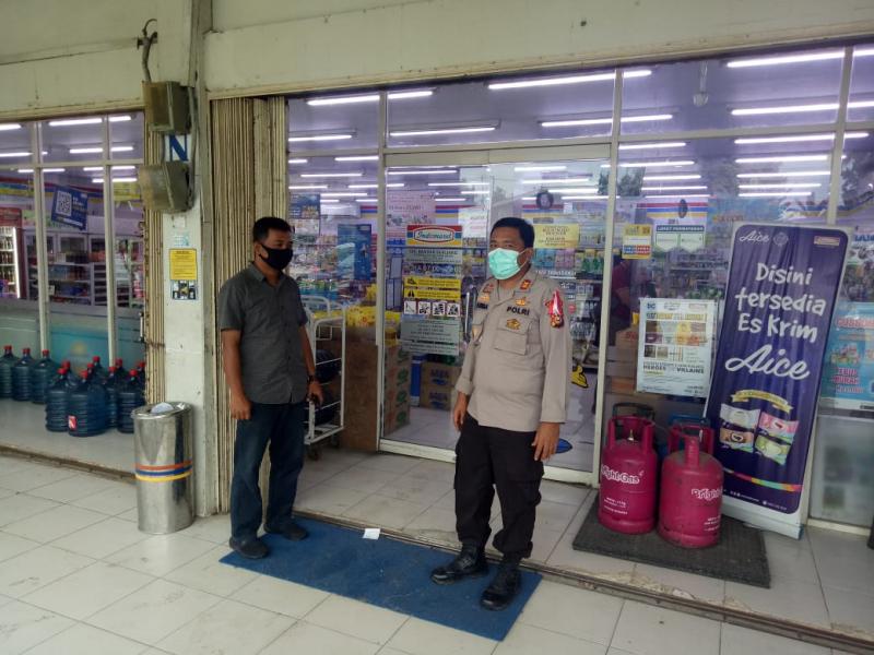 Kapolsek Bandar Sei Kijang Pimpin Patroli Ditempat Keramaian di Bandar Sei Kijang