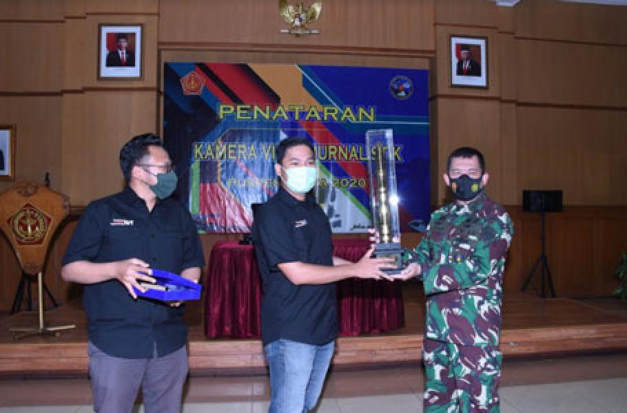 Kapuspen TNI Tutup Penataran Kamera Video Jurnalistik