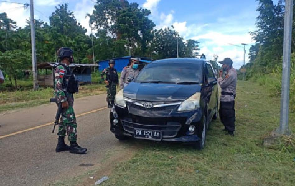 Kuatkan Sinergitas TNI-Polri di Perbatasan RI-PNG, Satgas Yonif MR 413 Kostrad Gelar Razia Gabungan