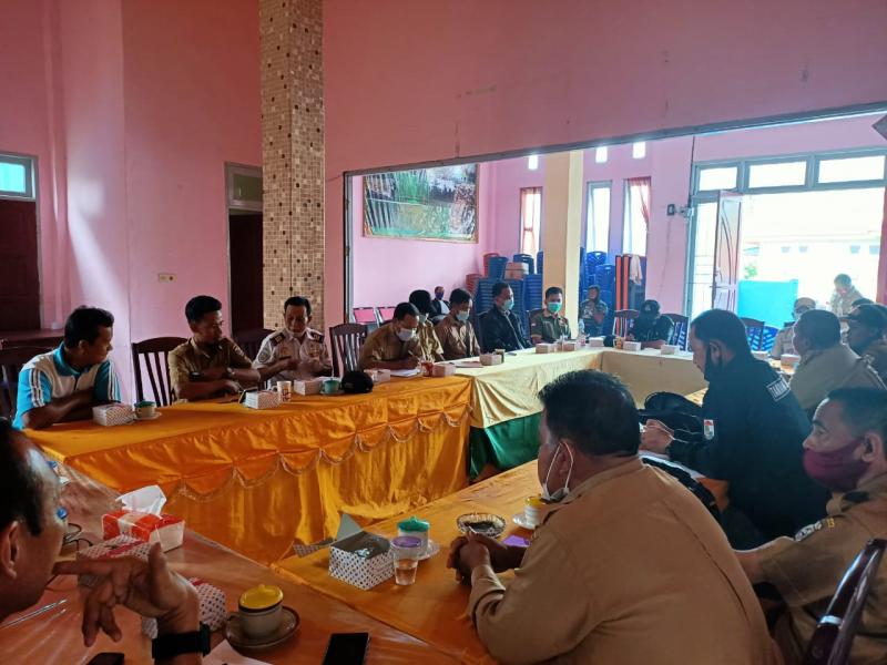 Polsek Kuala Kampar Hadir Rapat Kordinasi di Kantor Camat Kuala Kampar