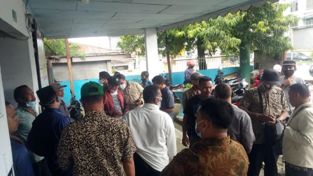 Puluhan Perangkat Kepenghuluan Bagan Batu Barat Geruduk Kantor Penghulu Bagan Batu