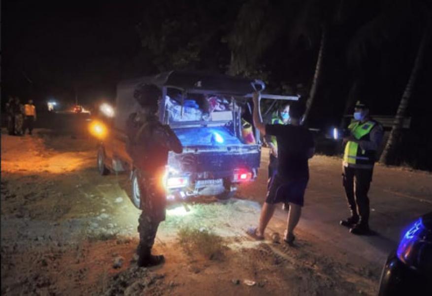 Satgas Yonif MR 413 Kostrad Gelar Sweeping Gabungan bersama Polri di Kampung Koya Karang