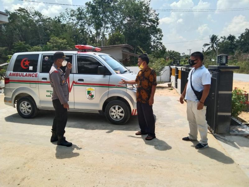 Tanggap Bencana Alam, Kapolsek Ukui Didampingi Kepala Desa Turun ke Lokasi Banjir