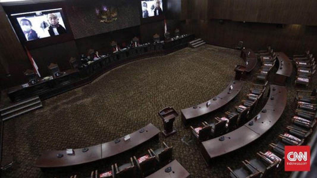 Uji Formil UU Ciptaker, Hakim MK Diminta Tak Takut Presiden