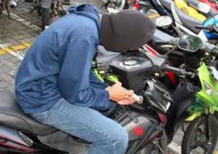  Sepeda Motor Raib di Parkiran Mini Market