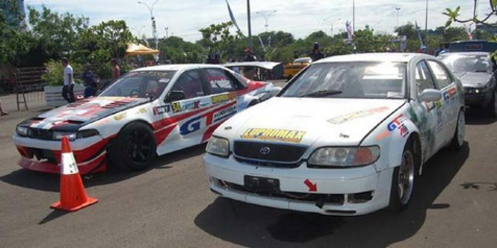 Lupromax Bidik Prestasi di Kejurnas Drifting