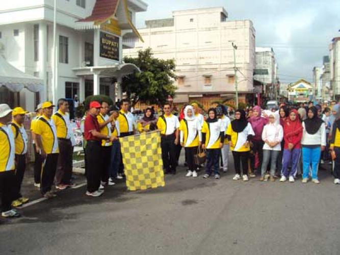 Pemkab Rohil Gelar Lomba Gerak Jalan Santai