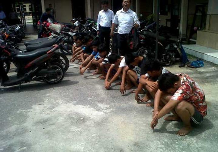 Polisi Ciduk 10 Anggota Geng Motor