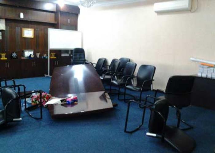 Polisi Ciduk 4 Pendemo Pelaku Pengrusakan Kantor Disnakertrans Riau