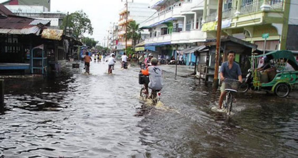 Akibat Banjir, Aktifitas Warga Selatpanjang Terganggu