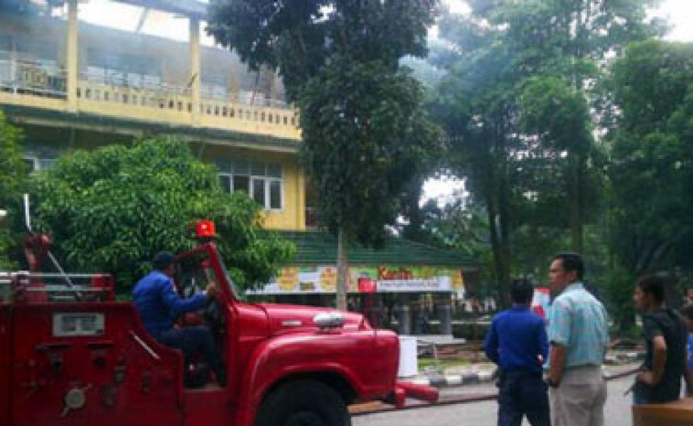 Disdik Riau Prihatin Terbakarnya Bangunan SMA Plus Riau