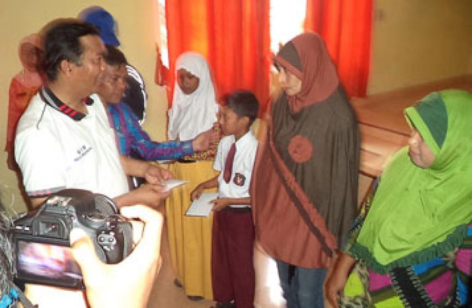 Disdik Salurkan Zakat Tahap VI Senilai Rp 381 juta