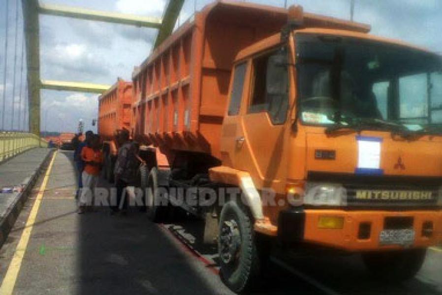 Loading Test Jembatan Siak III Molor, Kabel Deteksi Kelayakan Hilang