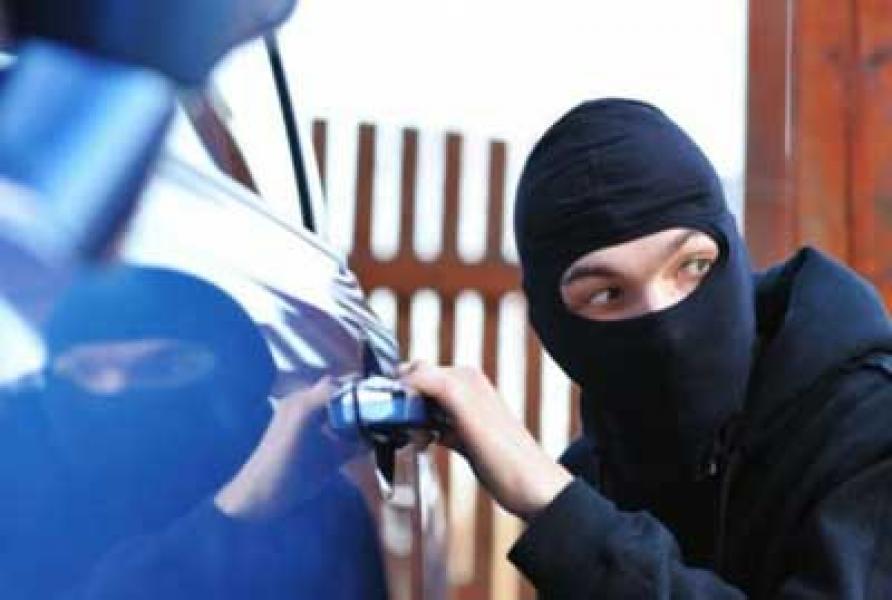 Nissan X Trail Milik Karyawan Koran Riau Raib Diparkiran