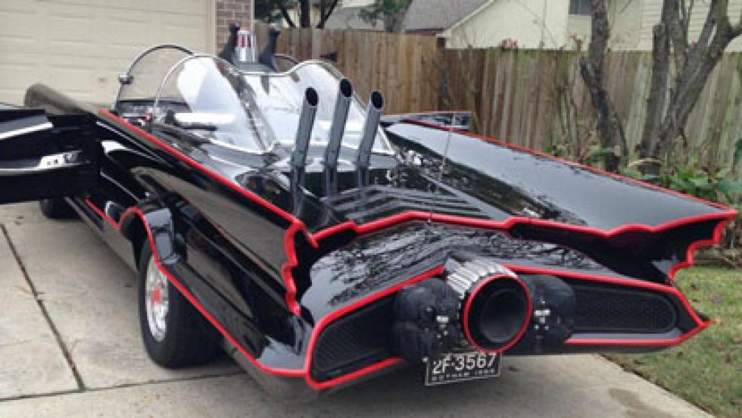 Penggemar Batman Ini Habiskan 9 Tahun Bikin Batmobile