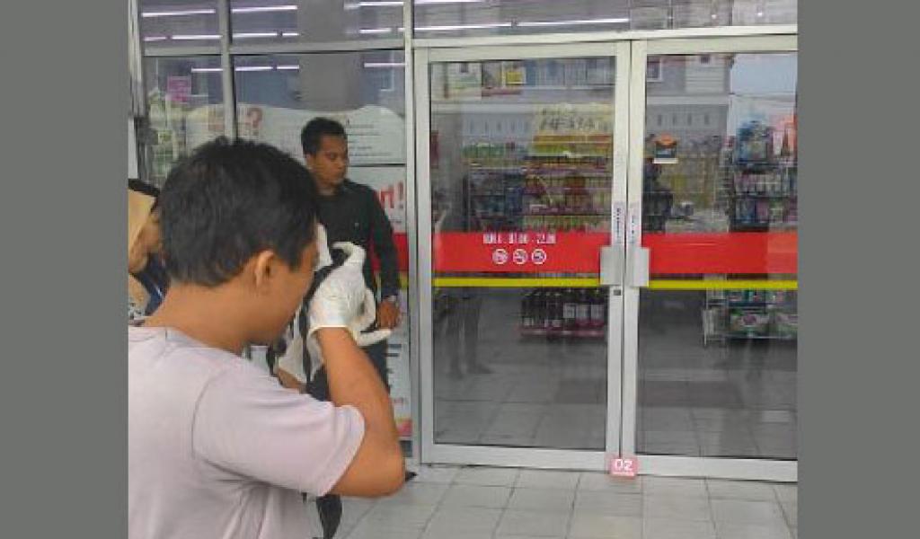 Perampok Bersenpi Satroni Alfamart Jalan Suka Karya 