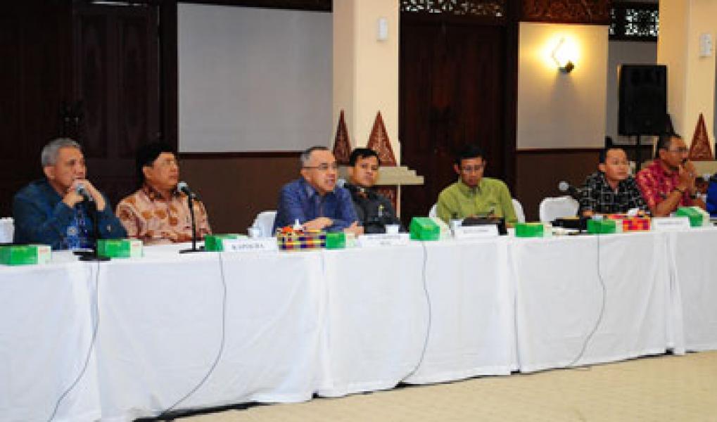 Plt Gubri Ajak Parlemen Perjuangkan Riau