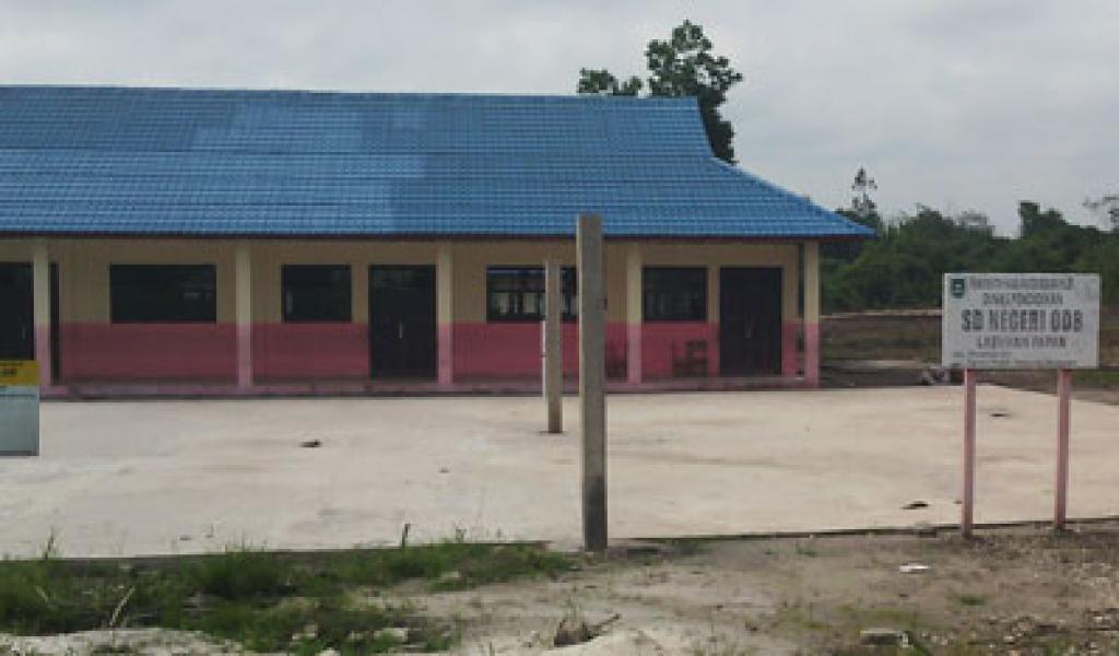 SDN 08 Tanjung Melawan, Dua Kelas Belajar Dalam Satu Ruangan