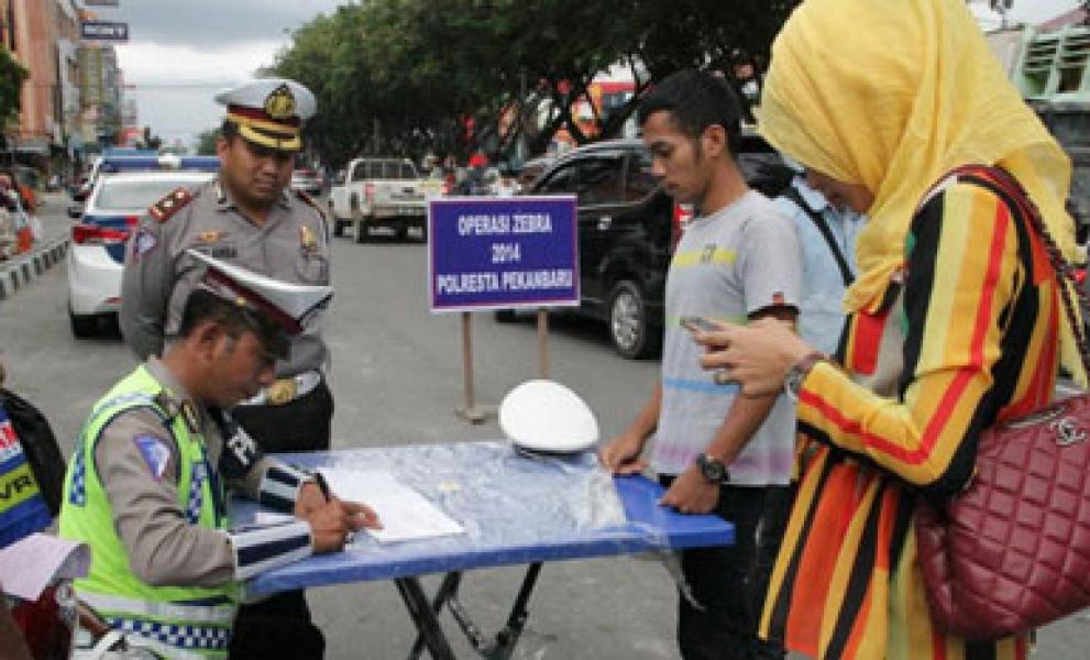 Sat Lantas Polresta Pekanbaru Laksanakan Operasi Zebra 2014