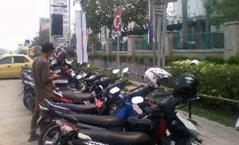 Tak Ada Identitas, Masyarakat Jangan Bayar Parkir!