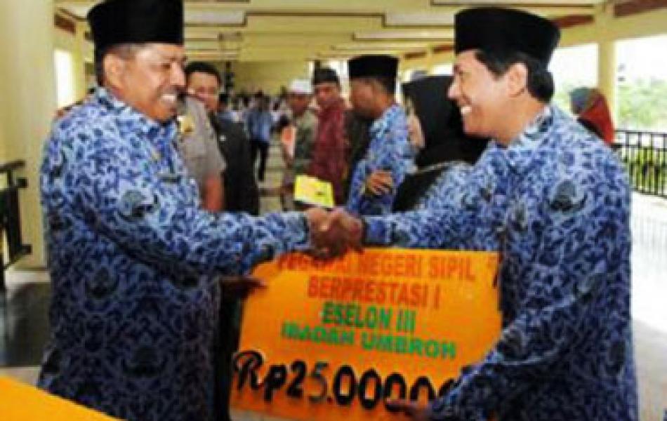 Wabup Siak Pimpin Peringatan HUT Korpri dan PGRI