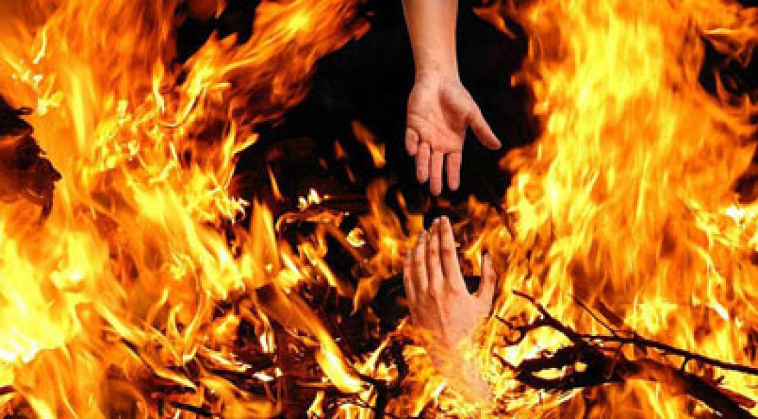 Bakar Karpet Gereja, Jhoni Diciduk Polisi