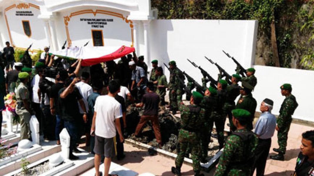 Bupati Suyatno Antar Sang Maestro H Misran Rais Hingga ke Pemakaman