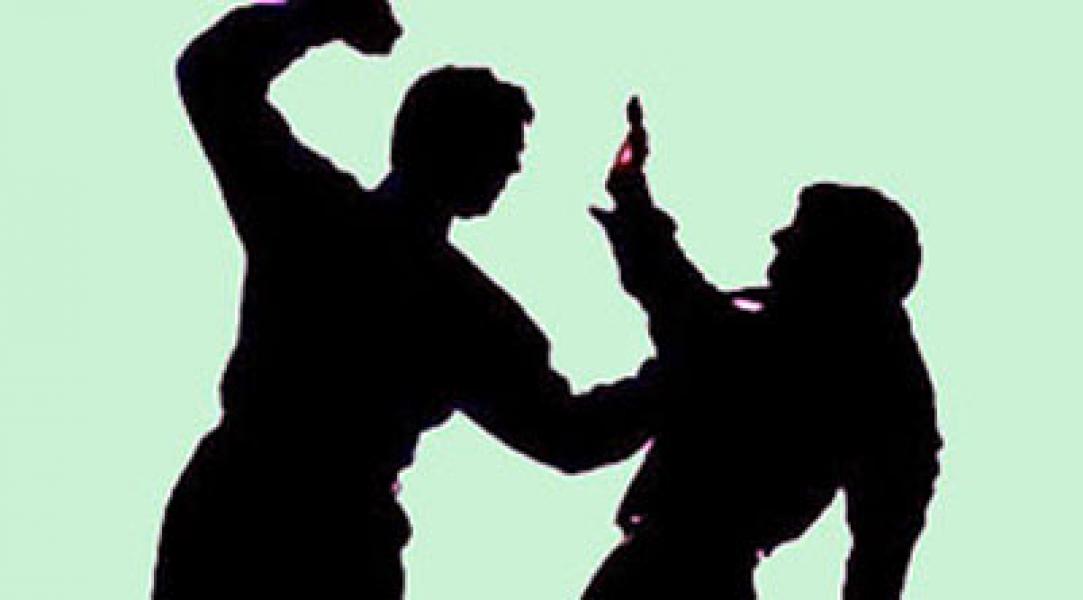 Ditegur Kerja Tak Becus, Ketua RT Dihajar Kontraktor