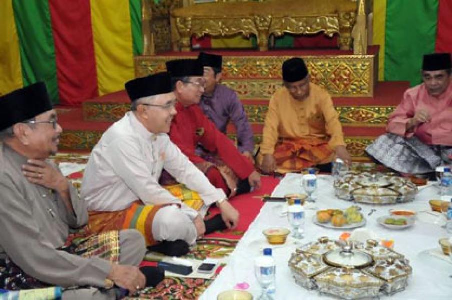 Filosofi Pembangunan Riau Menuju Masyarakat Berbudaya, Beriman dan Bertaqwa