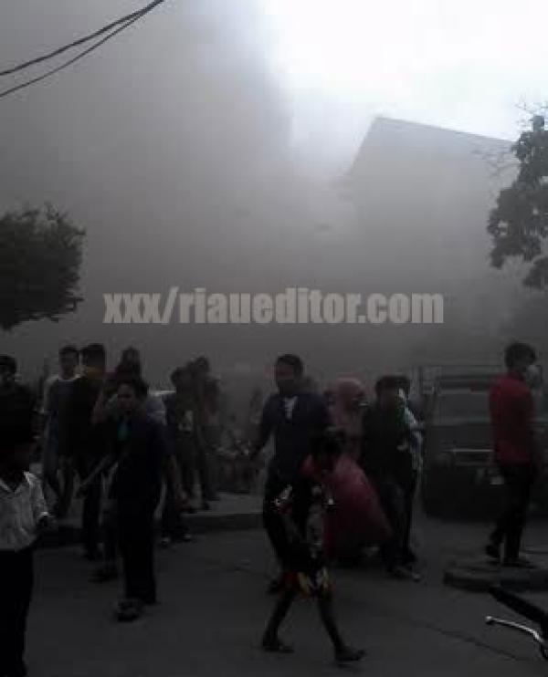 Kebakaran Plaza Sukaramai Diduga Akibat Konsleting Listrik