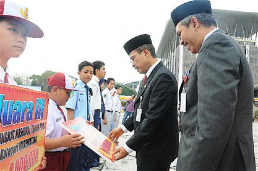 Komitmen Pemprov Riau Majukan Kualitas Pendidikan