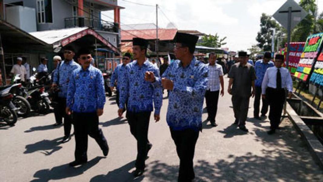 Pejabat Untuk Tetap Ditempat, Selesaikan Urusan dengan Pihak Ketiga