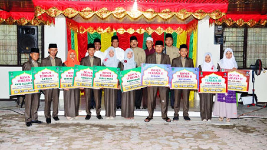 Pemkab Bengkalis Berikan Bonus Kepada 17 Qori dan Qoriah Terbaik