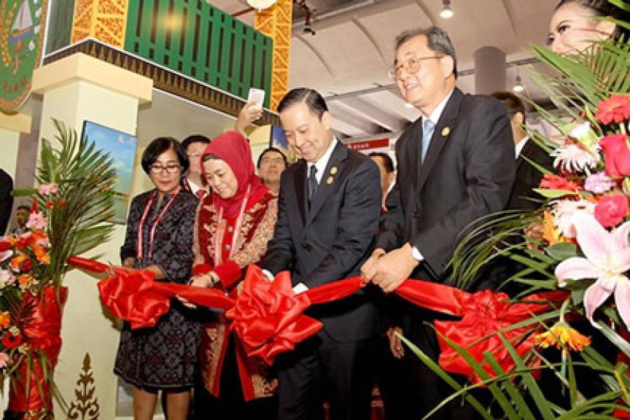 Plt Gubri Apresiasi Riau Raih The Best Performance di Asean China Expo 2015