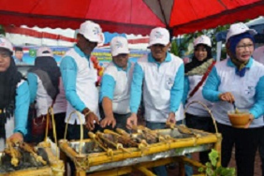 Sempena Harkannas, DKP Gelar Bakar Ikan Massal di Lapangan Tugu Bengkalis
