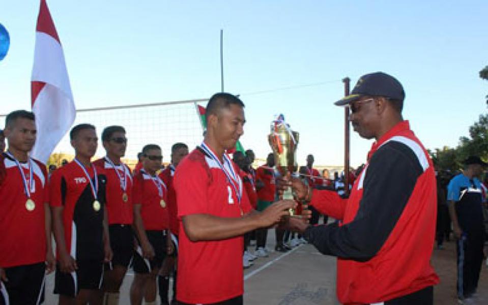 Tim Voli Indobatt Pertahankan Gelar Juara di Unamid Sektor Barat