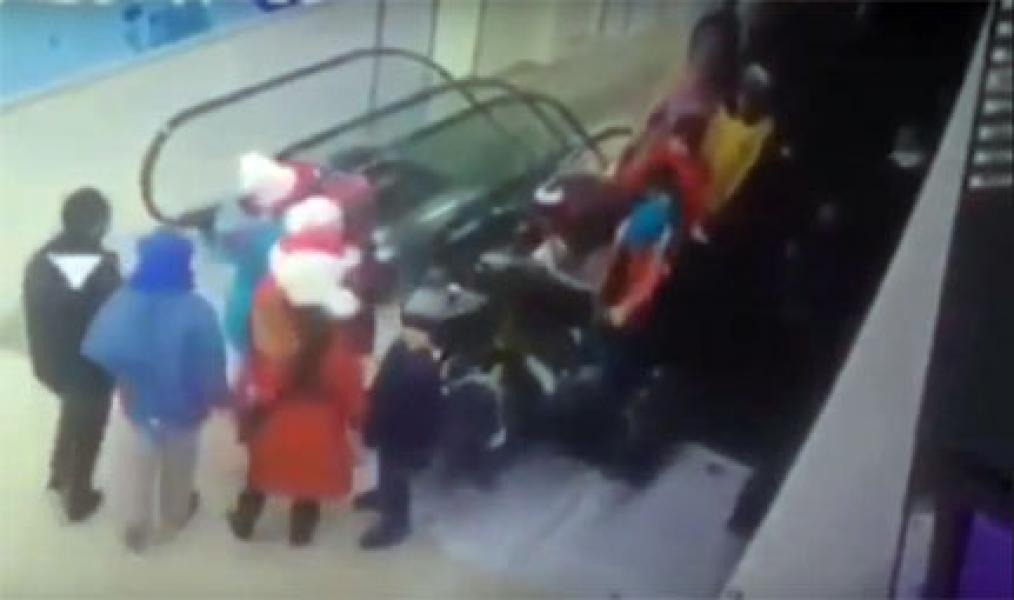 44 Siswa SD Terlibat Kecelakaan Eskalator Mengerikan