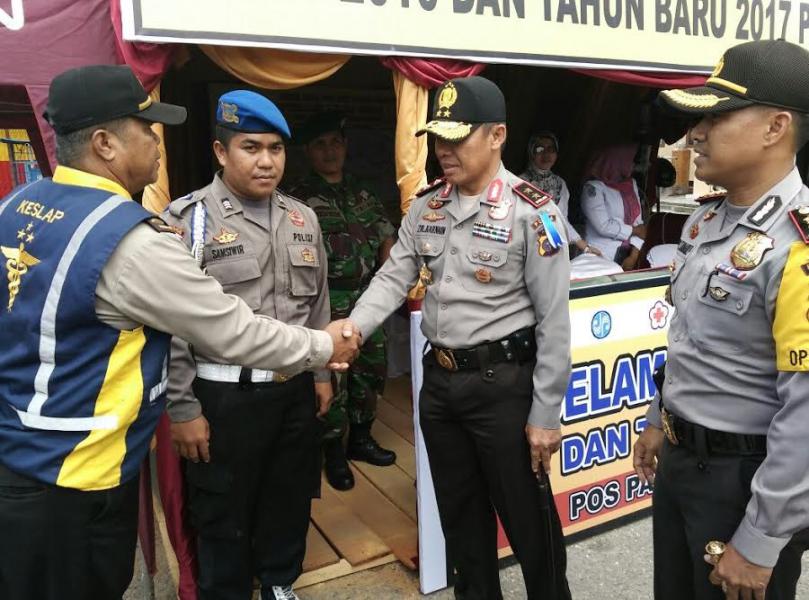 Bertepatan Hari Natal, Kapolda Riau Tinjau Pos Pam Ops Lilin 2016 di Wilayah Kampar