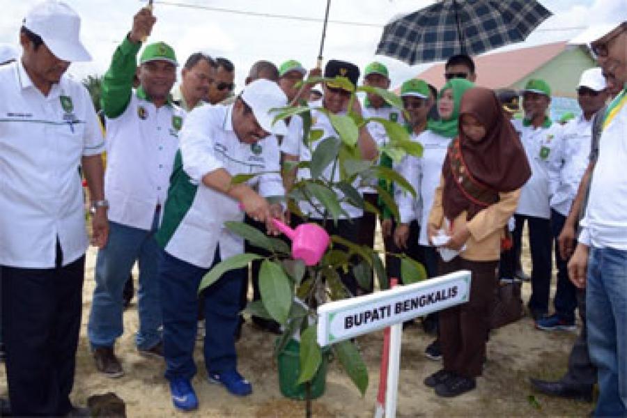Bupati Amril: Jadikan Gerakan Menanam Pohon Sebagai Budaya