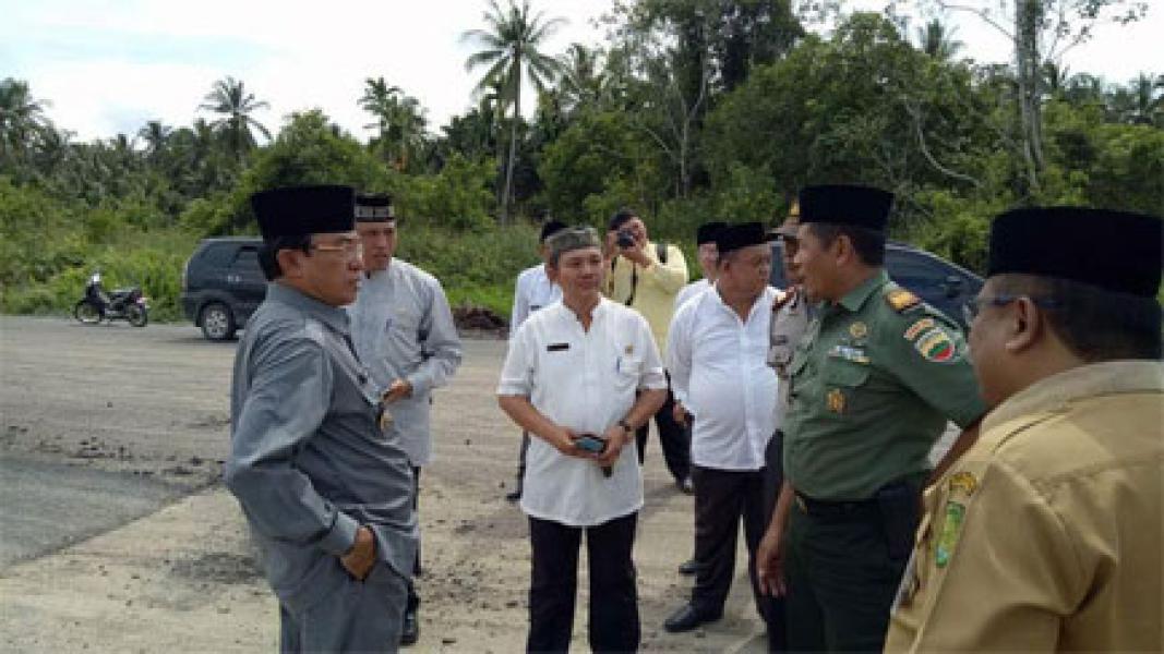 Bupati Wardan Puas, Pembangunan Ruas Jalan Bandara Tempuling Capai 70 persen,